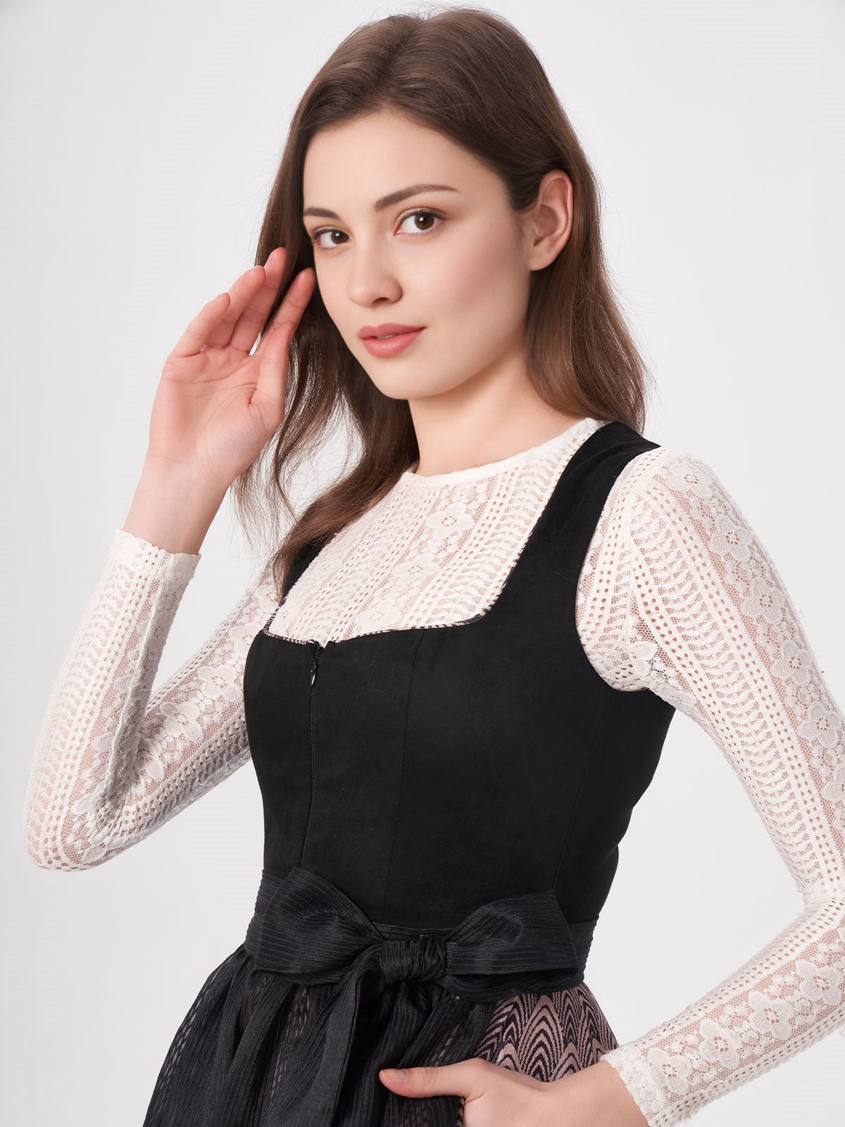 Women's Traditional Dress - VERONIKA IN SCHWARZES